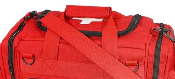 Το μεγάλο εργαλείο διάσωσης EMT τοποθετεί την πρώτη τσάντα Zippered σε σάκκο τραύματος αποκριτών